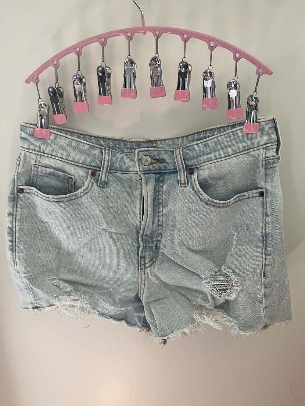 Old Navy High-Rise OG Straight Shorts Size 8 Light Wash Distressed